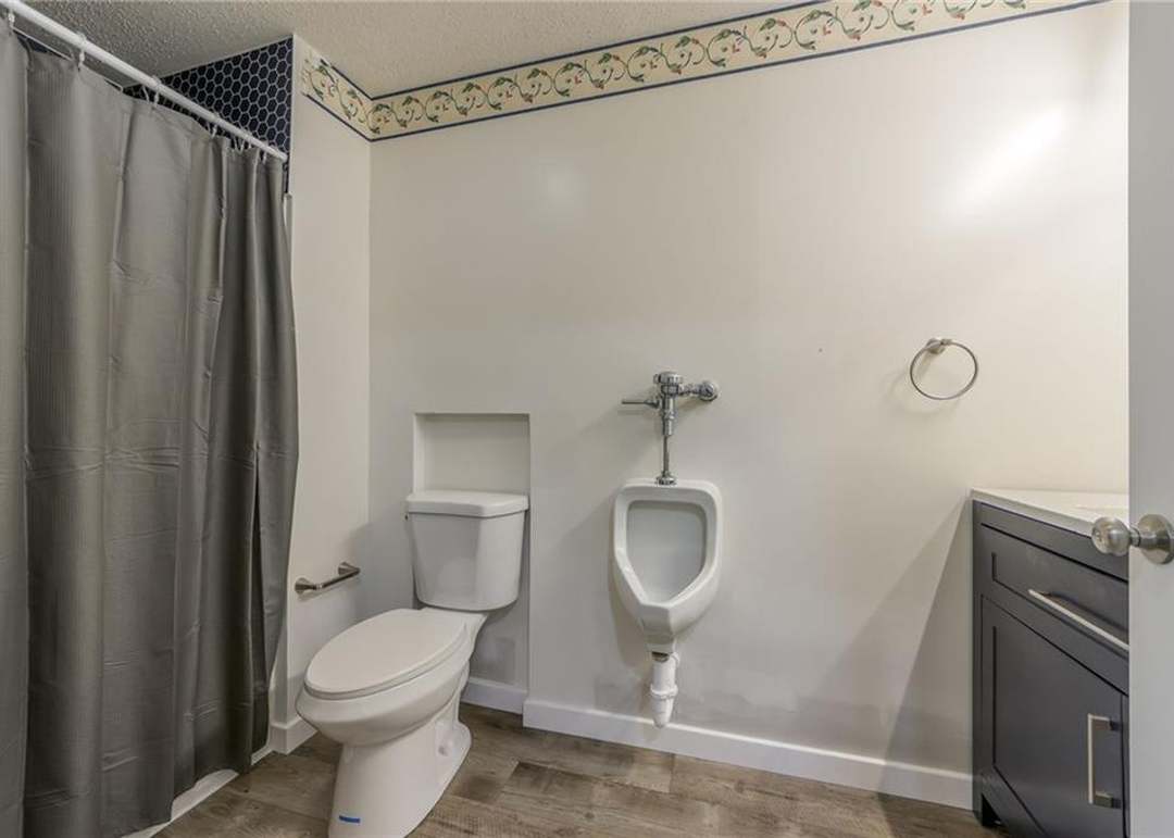 9304 N KENWOOD Avenue — photo 44