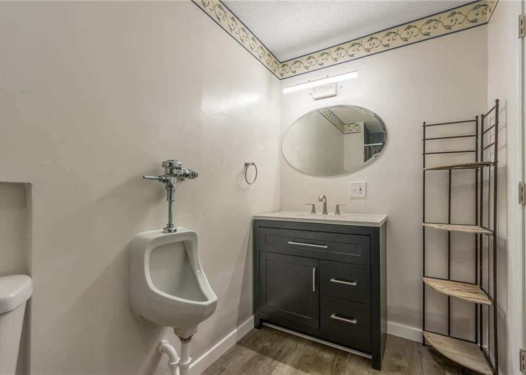 9304 N KENWOOD Avenue — photo 45