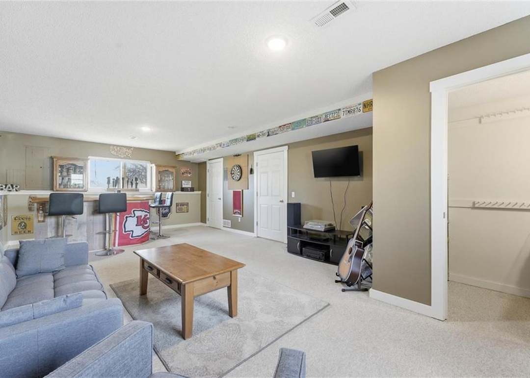 709 Feldspar Street — photo 5