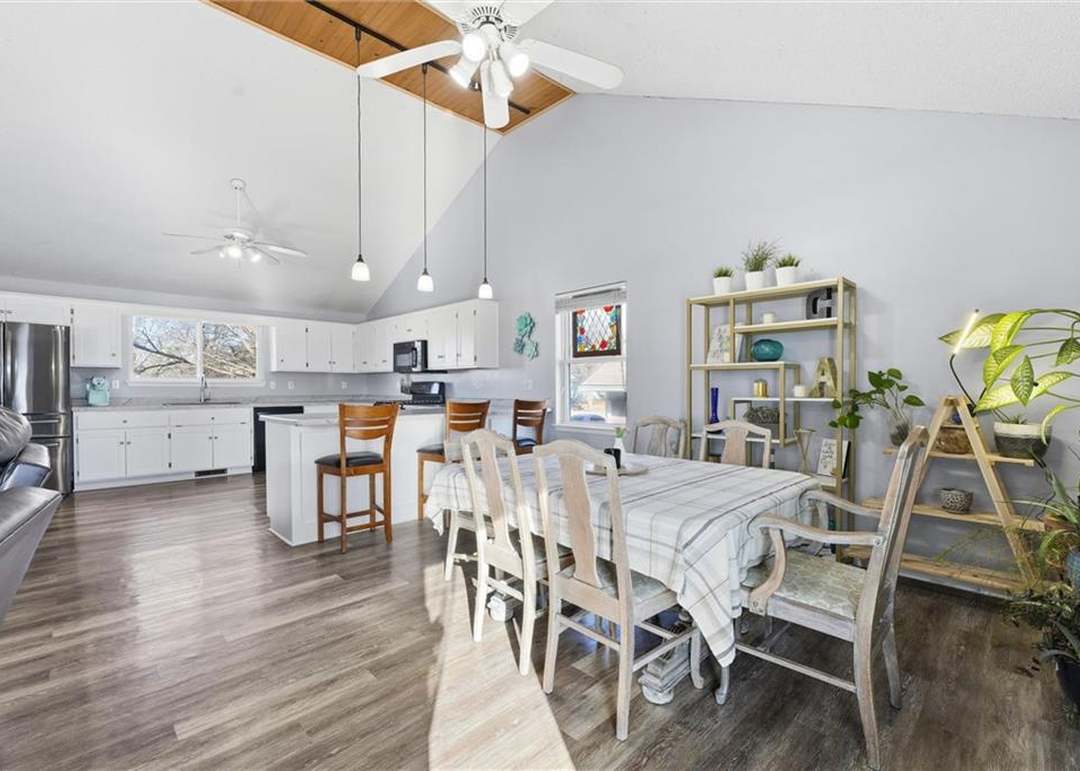 709 Feldspar Street — photo 6