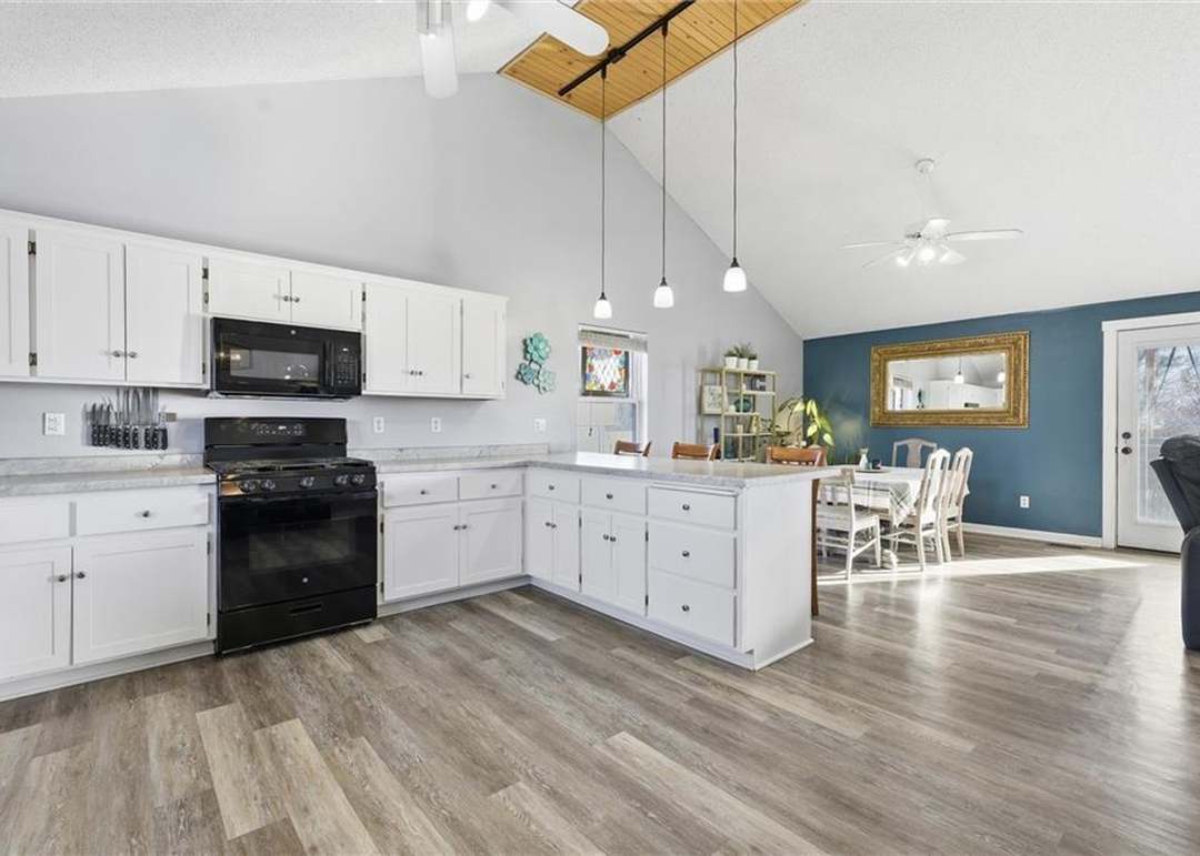 709 Feldspar Street — photo 18