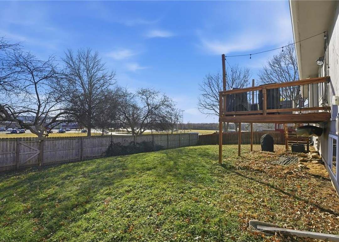 709 Feldspar Street — photo 30
