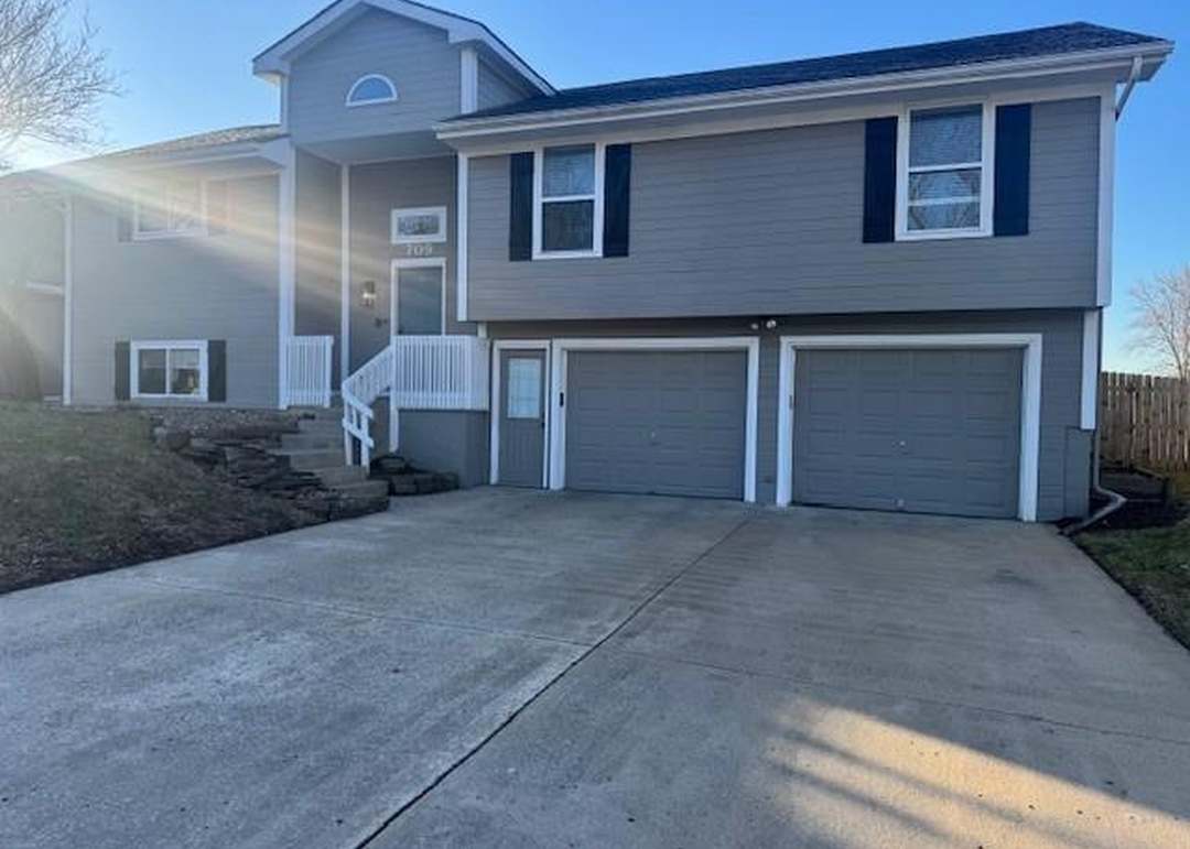 709 Feldspar Street — photo 40