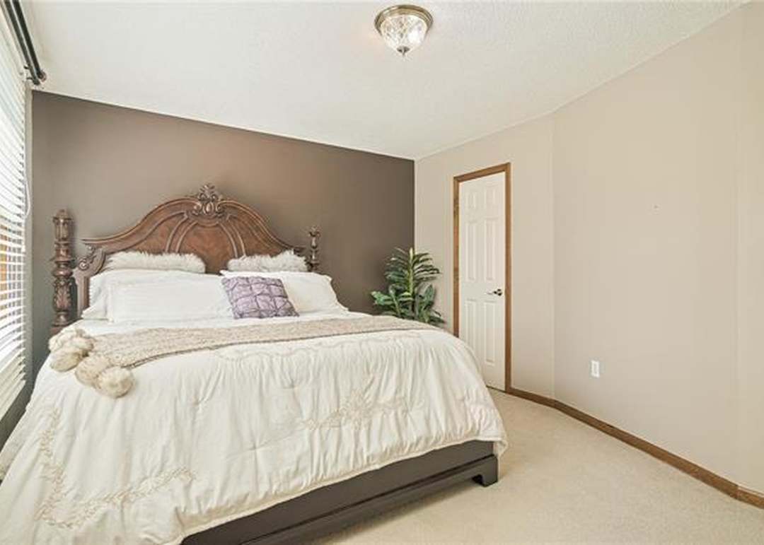 7912 W 140th Street — photo 18