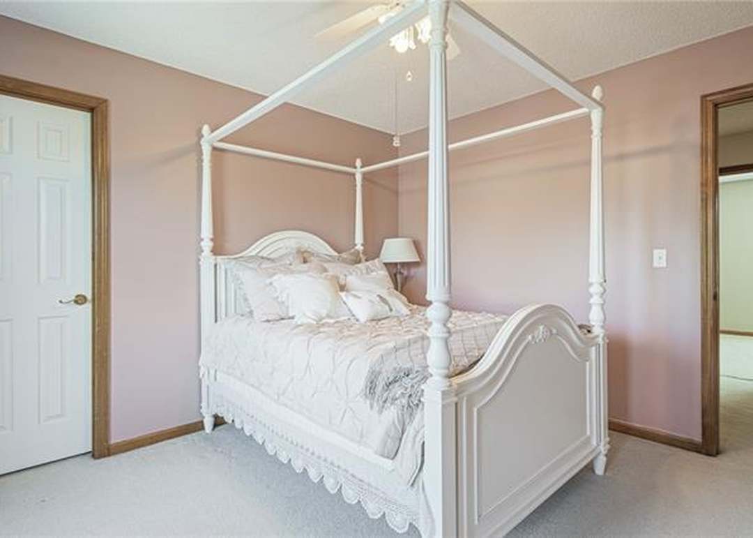 7912 W 140th Street — photo 35