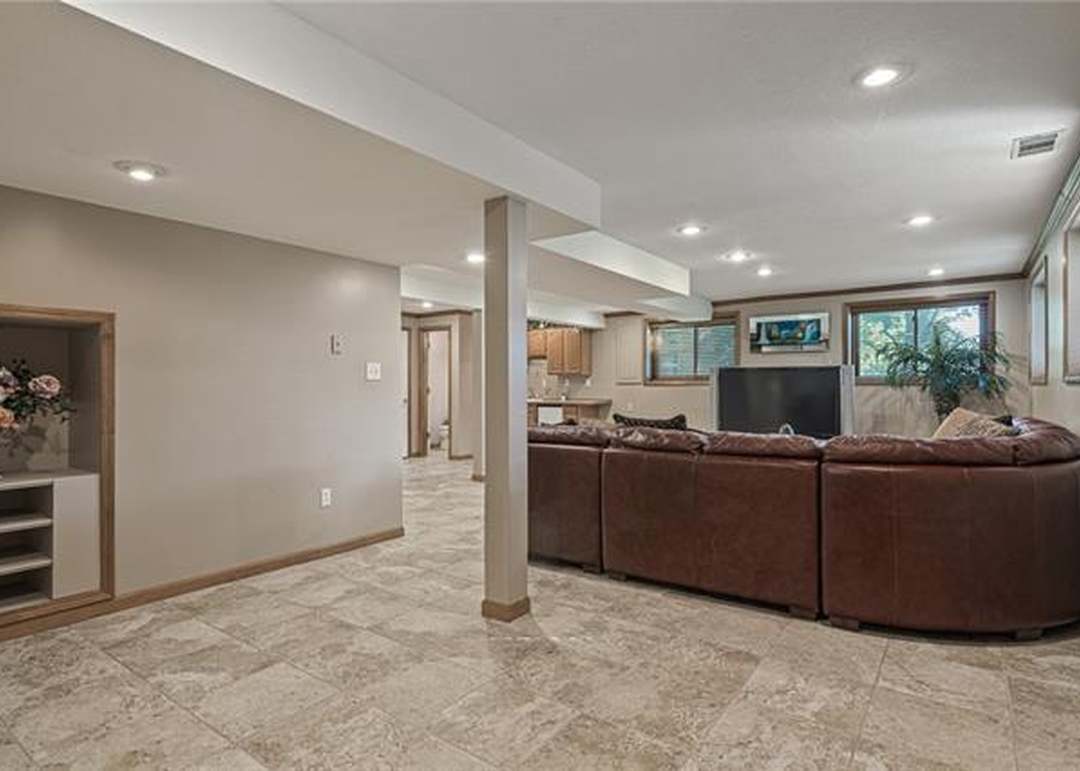 7912 W 140th Street — photo 48