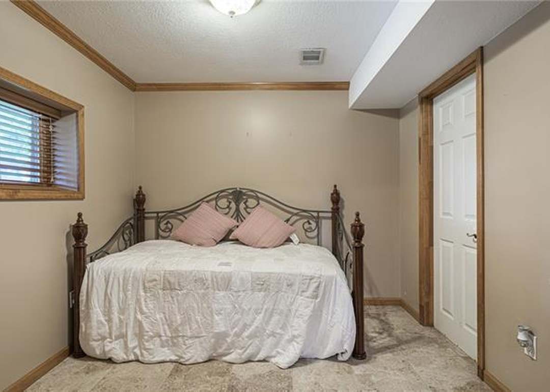 7912 W 140th Street — photo 49