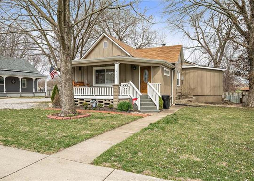 312 E Nichols Street — photo 3
