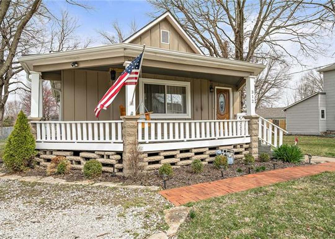 312 E Nichols Street — photo 12