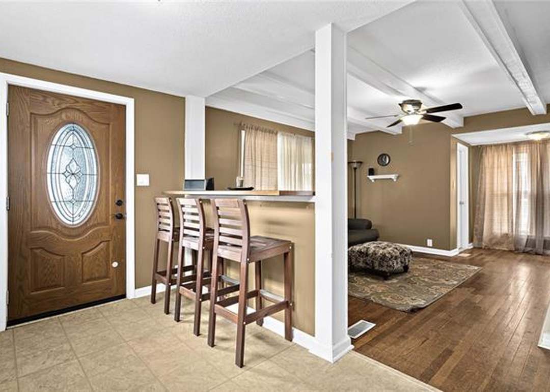 312 E Nichols Street — photo 13