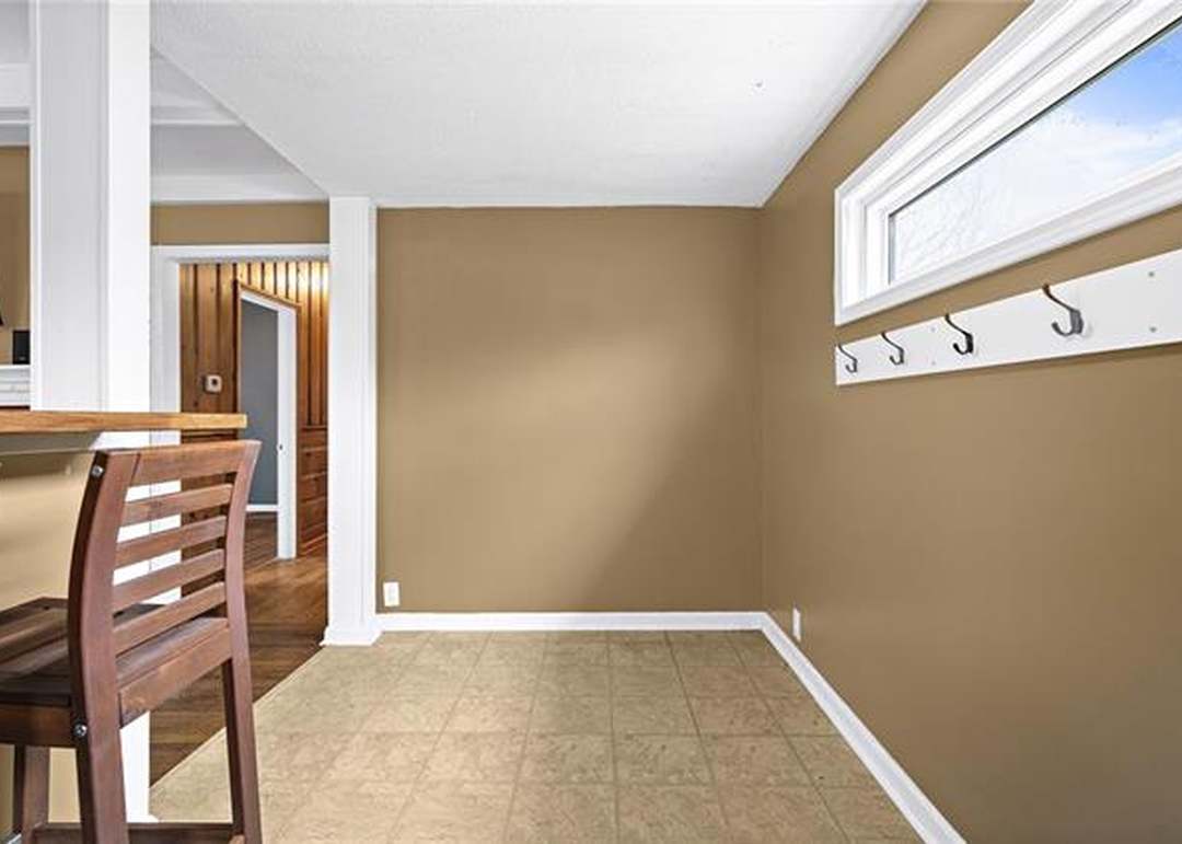 312 E Nichols Street — photo 14