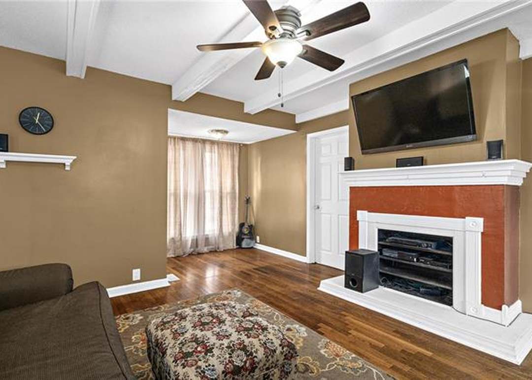 312 E Nichols Street — photo 16