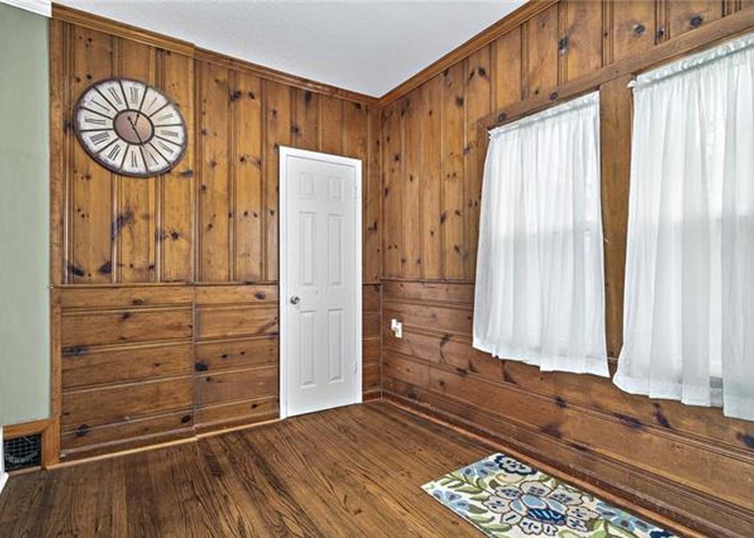 312 E Nichols Street — photo 18