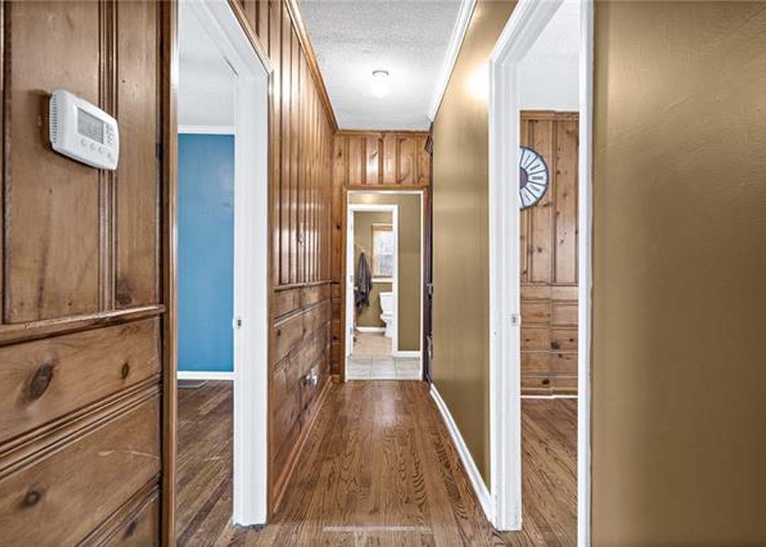 312 E Nichols Street — photo 22