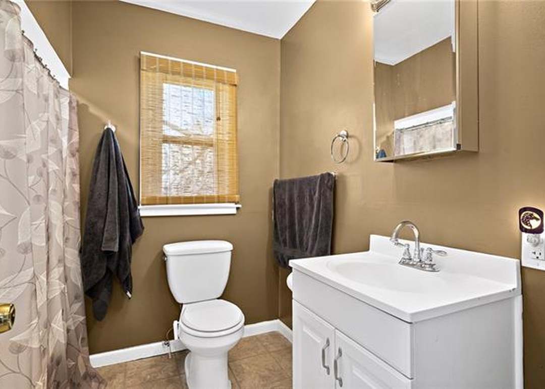 312 E Nichols Street — photo 25
