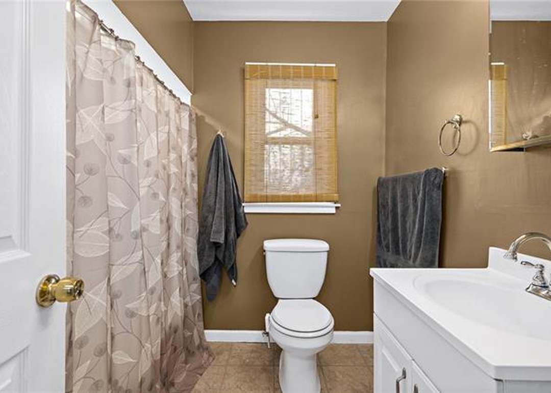 312 E Nichols Street — photo 26