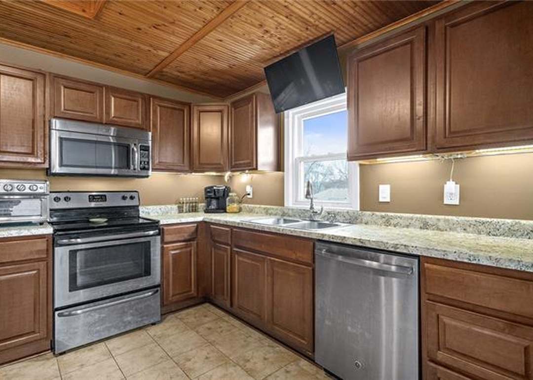 312 E Nichols Street — photo 29