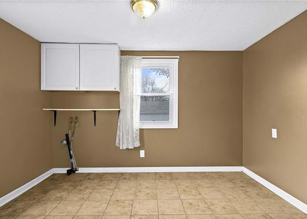 312 E Nichols Street — photo 30