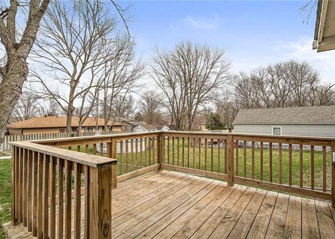 312 E Nichols Street — photo 33