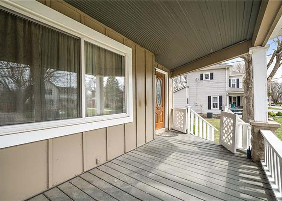 312 E Nichols Street — photo 43