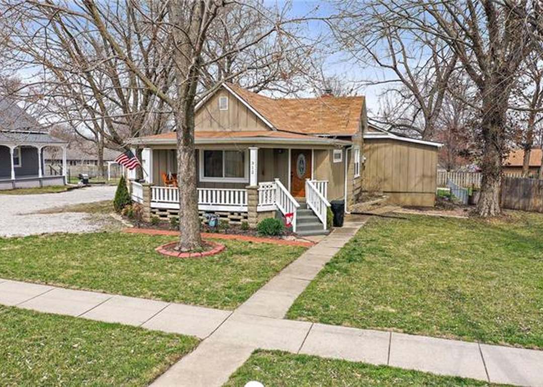 312 E Nichols Street — photo 45