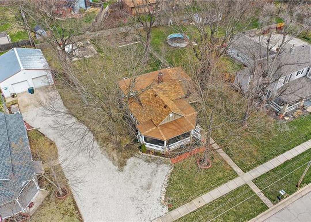 312 E Nichols Street — photo 46