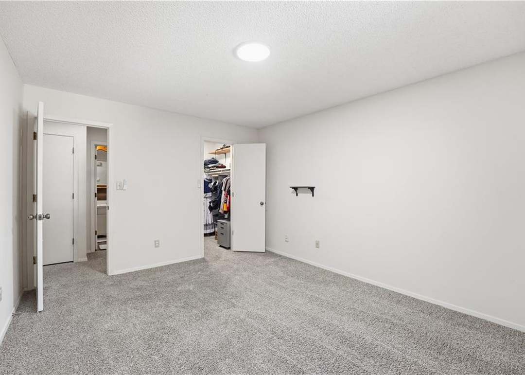 10901 Gillette Street — photo 6