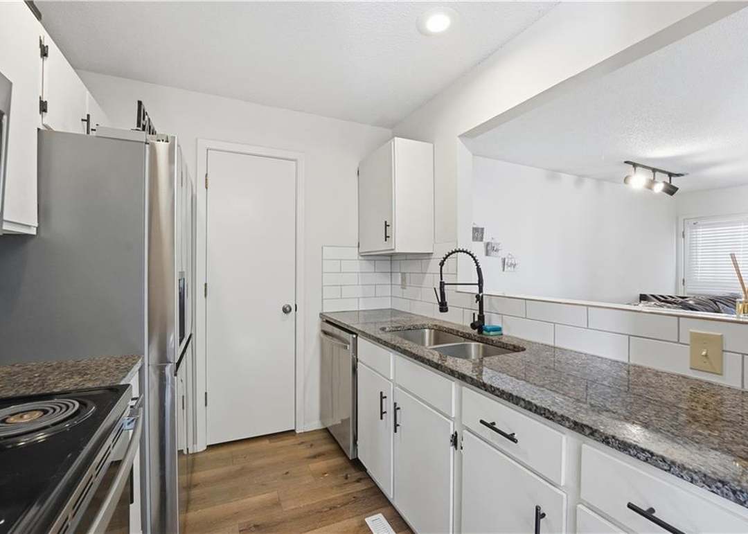 10901 Gillette Street — photo 10
