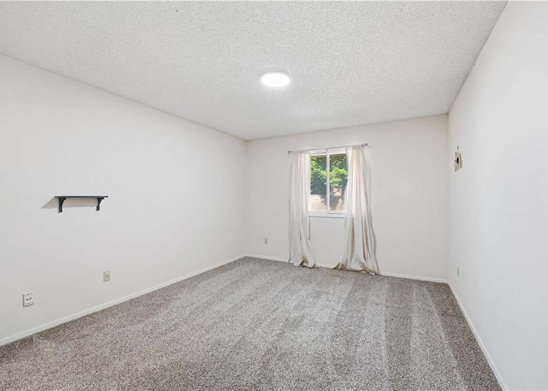 10901 Gillette Street — photo 11