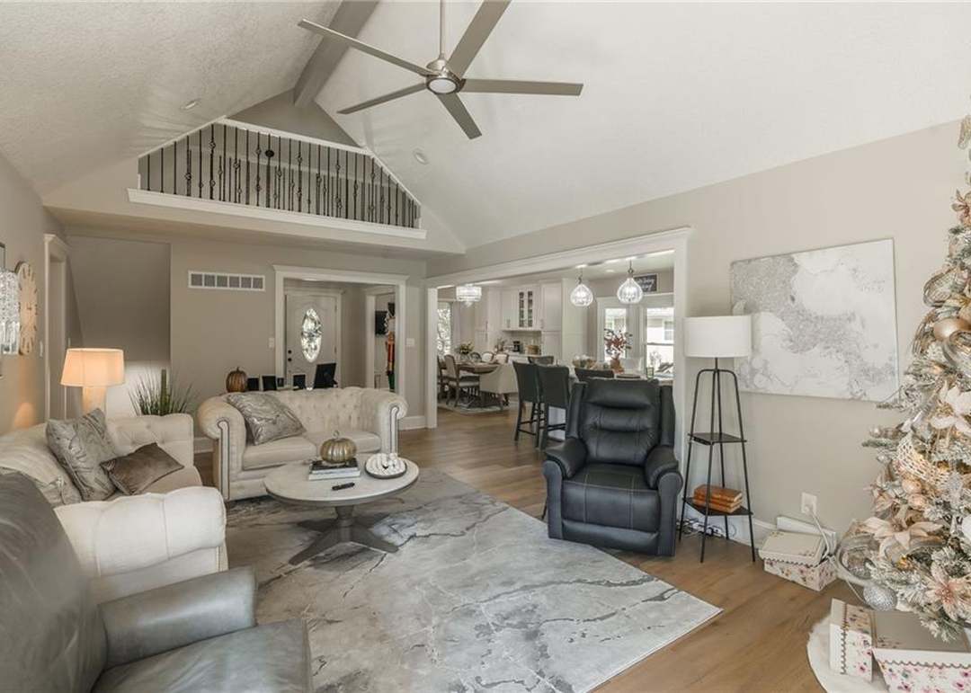 1004 SW Hiawatha Drive — photo 29