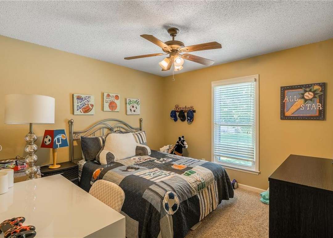 1004 SW Hiawatha Drive — photo 40