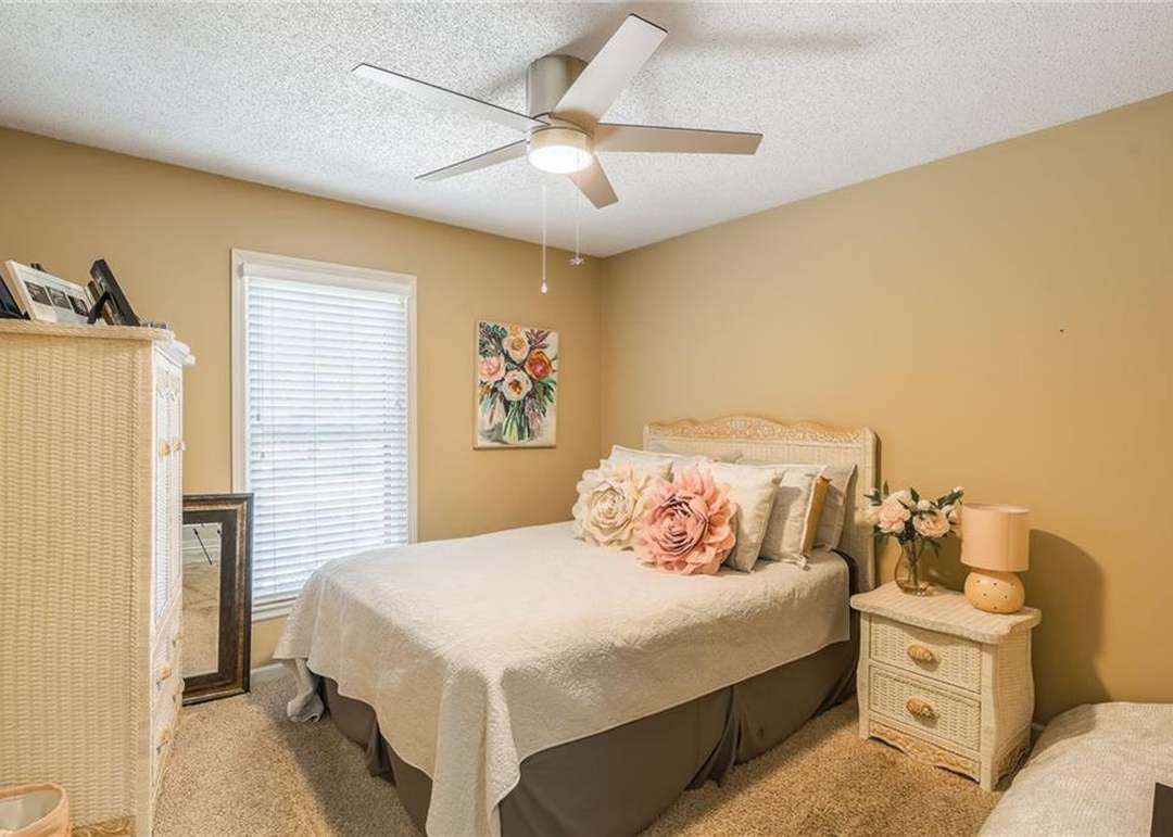 1004 SW Hiawatha Drive — photo 41