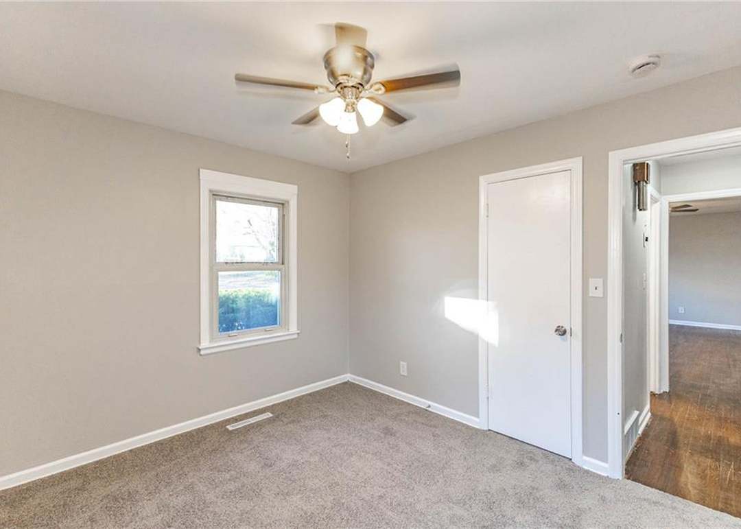 9005 E 74TH Terrace — photo 5