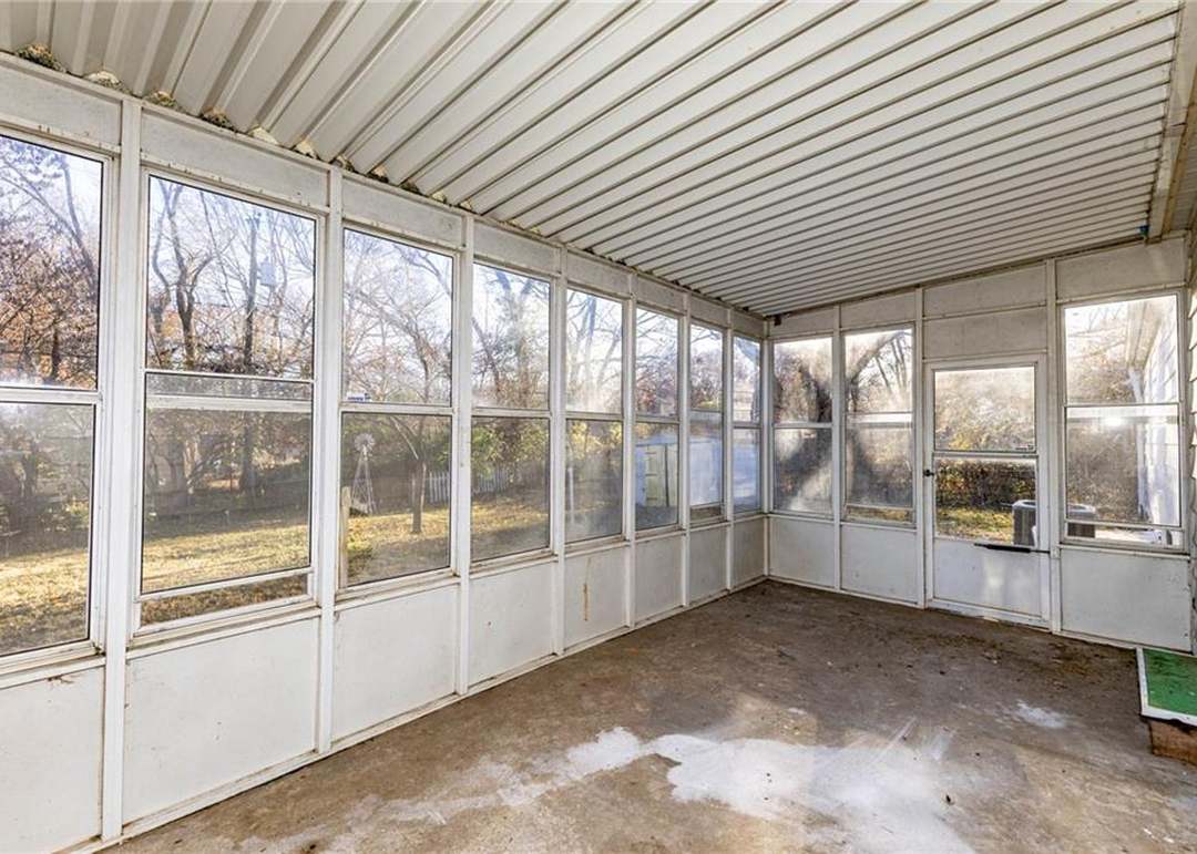 9005 E 74TH Terrace — photo 38