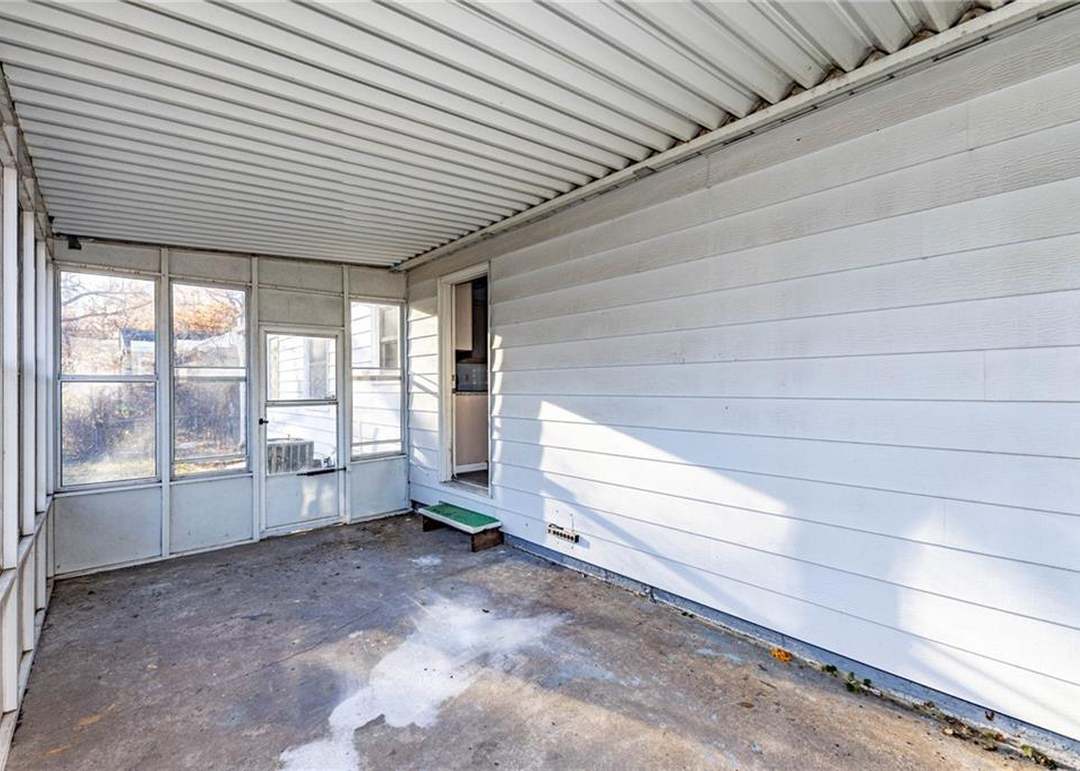 9005 E 74TH Terrace — photo 40