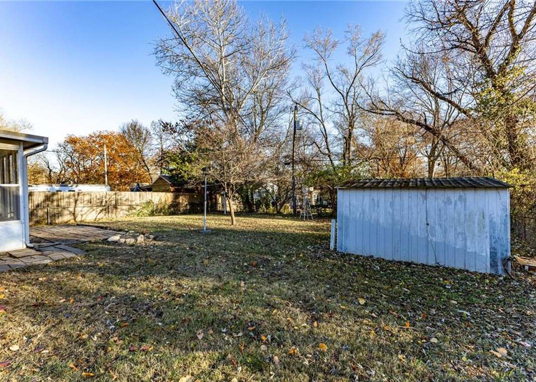 9005 E 74TH Terrace — photo 42