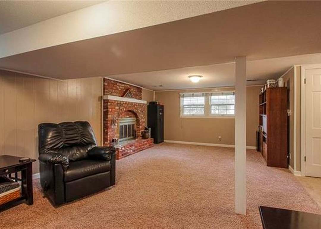11813 E 56th Street — photo 20