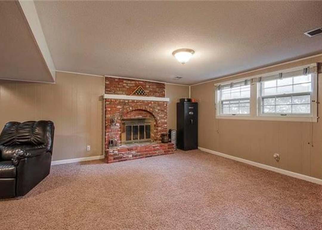 11813 E 56th Street — photo 21