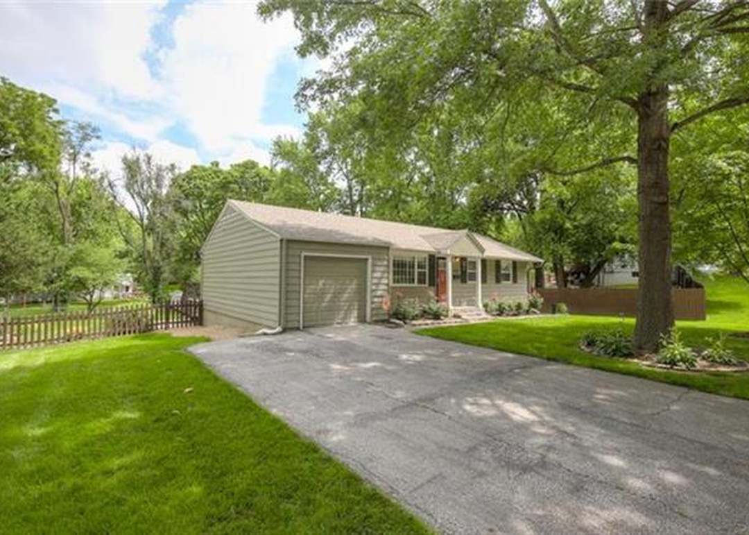 5716 W 81ST Street — photo 10