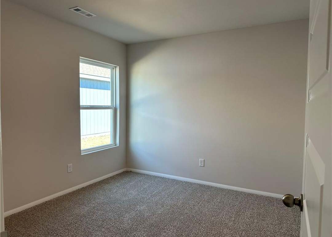 37779 W 207th Terrace — photo 4