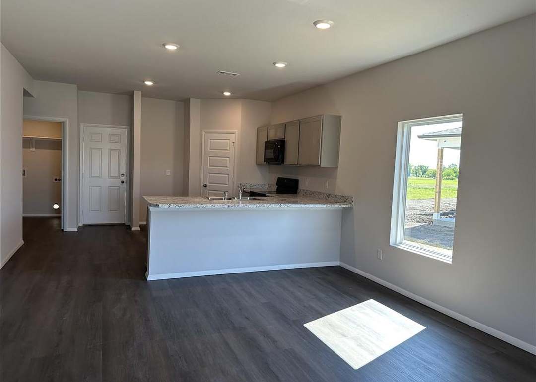 37779 W 207th Terrace — photo 6