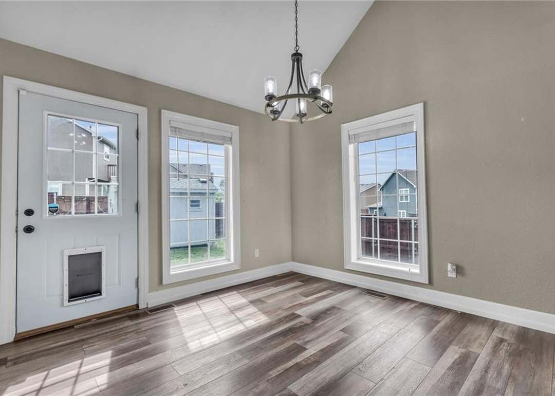 1221 Greenbrier Drive — photo 14