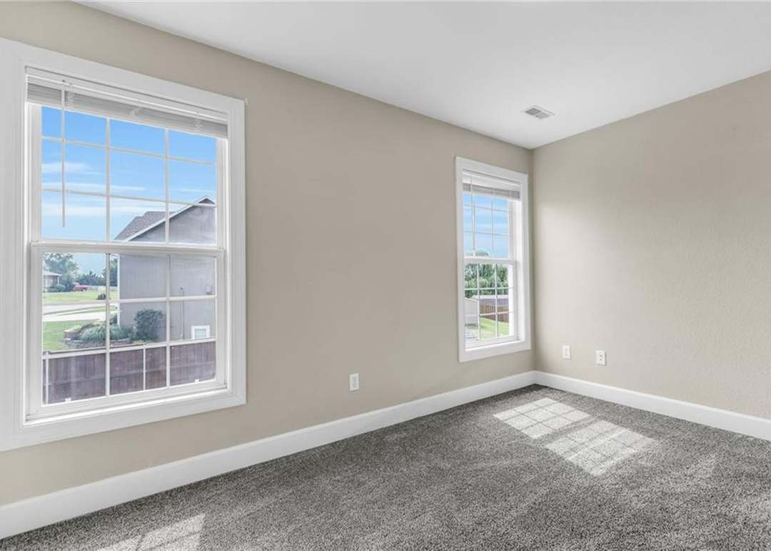 1221 Greenbrier Drive — photo 21
