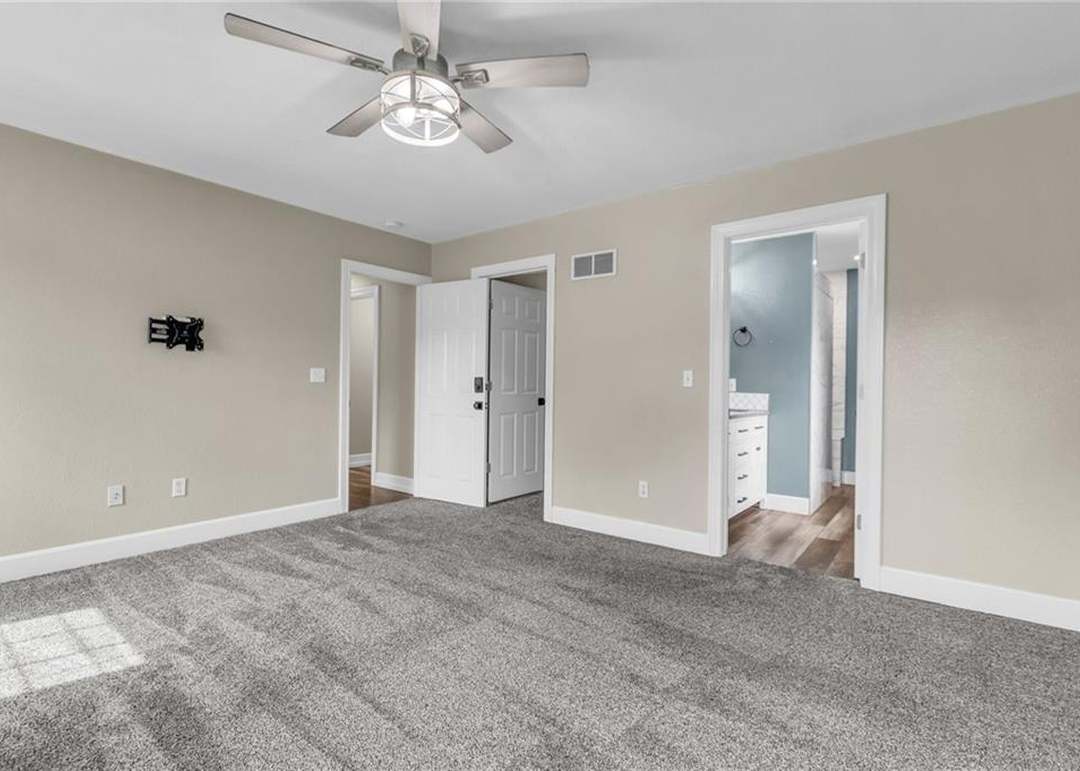 1221 Greenbrier Drive — photo 22