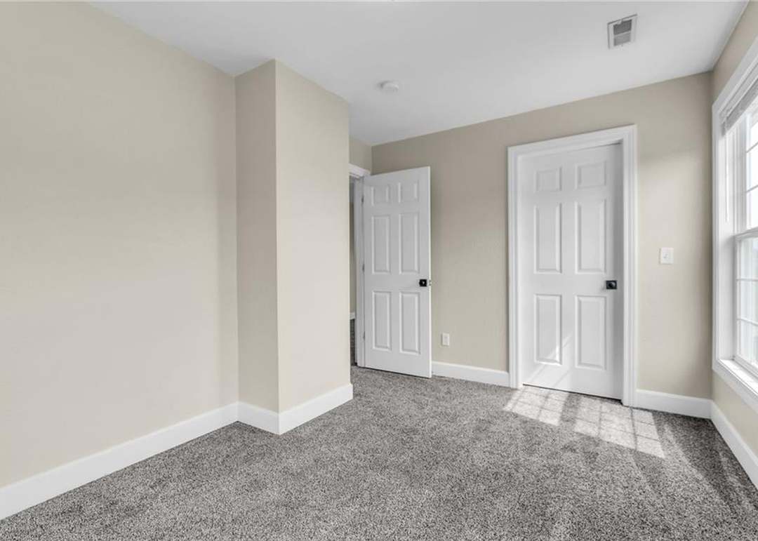 1221 Greenbrier Drive — photo 25