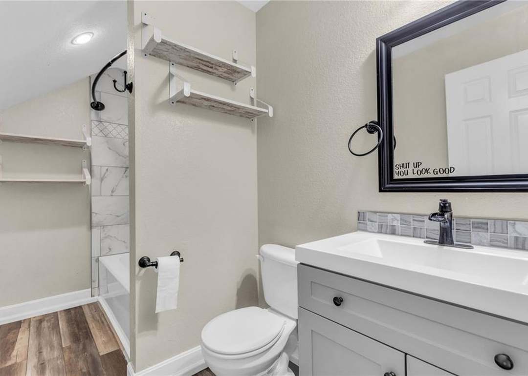 1221 Greenbrier Drive — photo 27