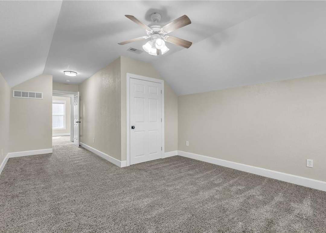 1221 Greenbrier Drive — photo 29