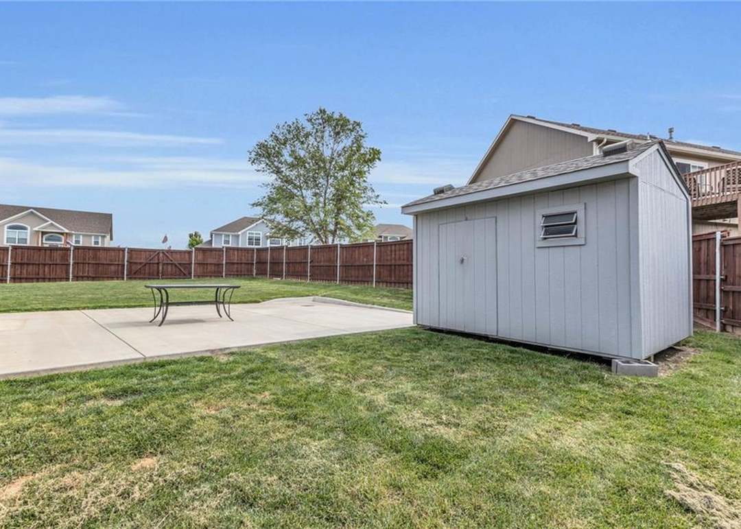 1221 Greenbrier Drive — photo 38