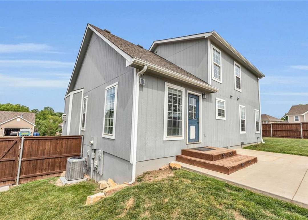 1221 Greenbrier Drive — photo 40