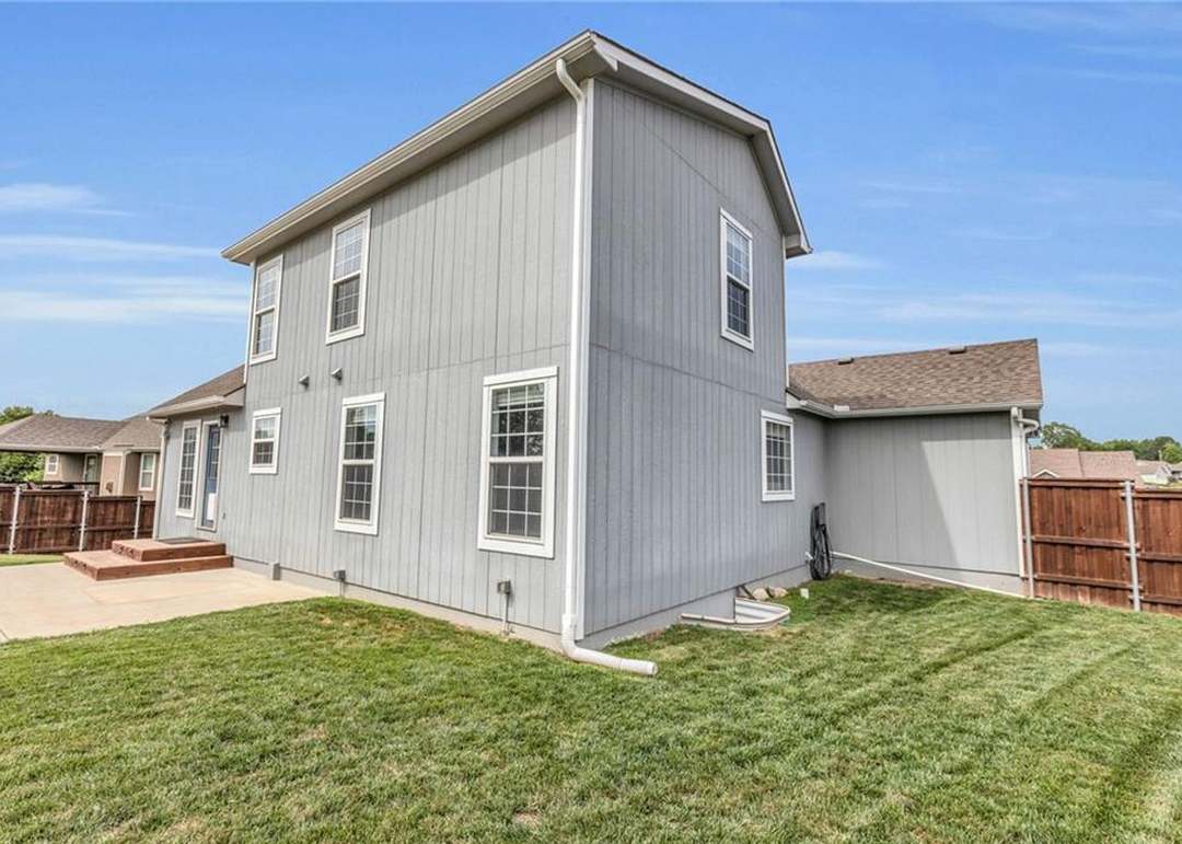 1221 Greenbrier Drive — photo 41